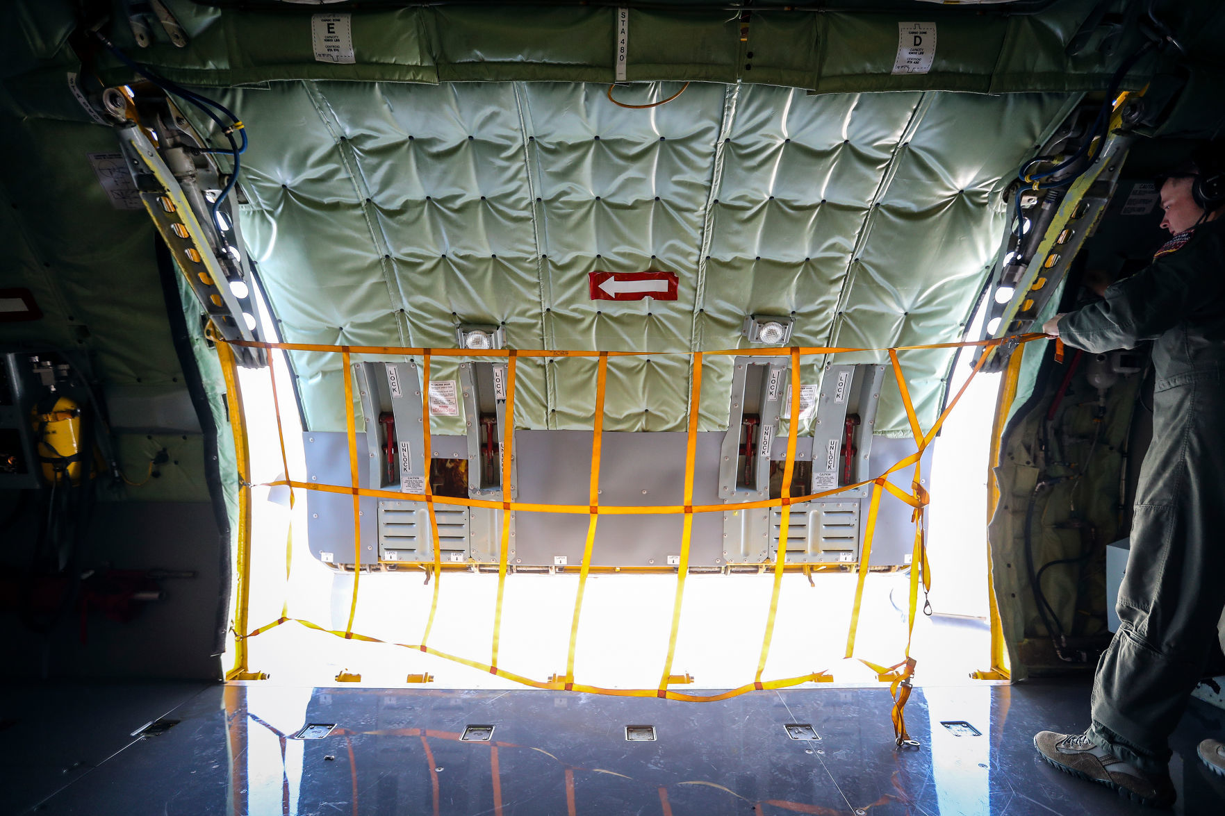 KC-135 refueling a B-1